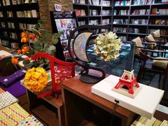 -钟书阁(松江泰晤士小镇店)