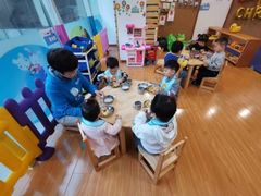 -抱抱熊托育中心(大悦城店)