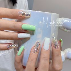 -花岐款式专研健康美甲沙龙