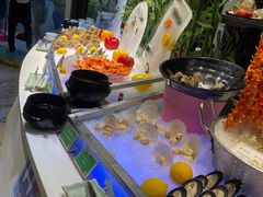 -亚洲国际大酒店·云顶阁旋转自助餐厅