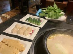 -大匠工房古船木艺术餐厅·猪肚鸡专门店(长白仙岛店)