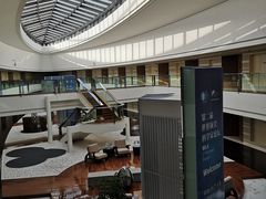 -上海滴水湖皇冠假日酒店