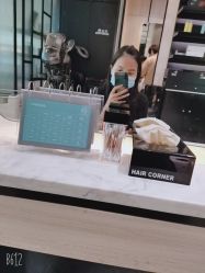 -HAIR CORNER