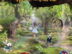 -Chom Cafe and Restaurant