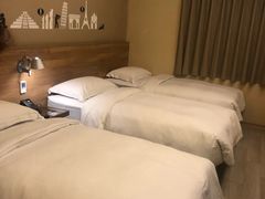 -六合夜市