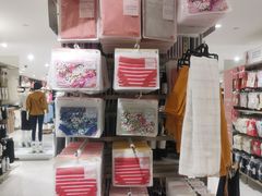 -优衣库(上海正大广场店)