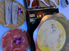 -鲜入围煮花胶鸡海鲜火锅