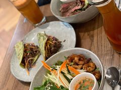 泰式大虾泰碗配辣味青柠水-Wagas沃歌斯(深圳印力中心店)