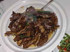 -楚山晓·湖北菜(武汉光谷K11店)