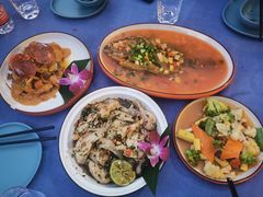 -拾光音乐餐酒吧(告庄星光夜市店)