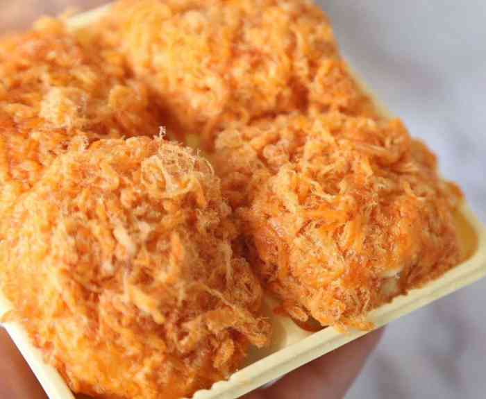 蛋糕能做成这样 我也是不说啥了 和店长沟通 还没出结果呢 就微信里把