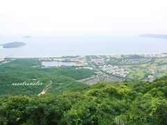 俯看亚龙湾-三亚亚龙湾人间天堂鸟巢度假村