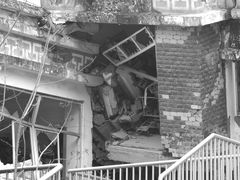 -四川汶川特大地震漩口中学遗址