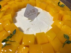 -山与蓝·轻糖鲜果蛋糕(勒泰店)