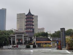 -绳金塔