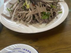 -溢心园香河肉饼总店