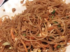 -何妹湿辣牛肉·粤式烧烤砂煲(桂雅路店)