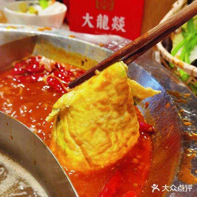 大龙燚搞事情啦~在天台帐篷吃火锅你试过了吗