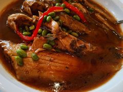 红烧长江杂鱼-鸿运酒楼