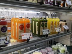面包甜点陈列柜-OUR Bakery(三里屯太古里店)
