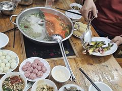 -苗伯妈酸汤火锅