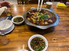 -乡土特色.冷锅鱼.牦牛肉汤锅