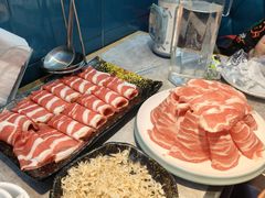 -洞庭洲·防空洞火锅·烧烤·铜锅涮肉(新百广场店)