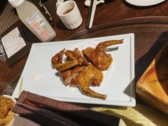 红烧脆皮乳鸽-老坑记·香港经典粤菜馆