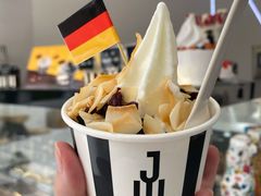酸奶冰淇淋-JW德国冻酸奶Frozen Yogurt(龙湖成都滨江天街店)