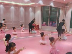 -芭芭拉舞蹈·星星演说家(珠江新城校区)