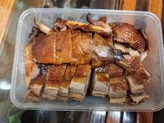 -狗撵鸭(泰山公寓店)