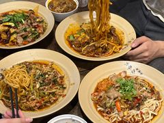 -方铲铲·成都板凳面(滨江银泰店)