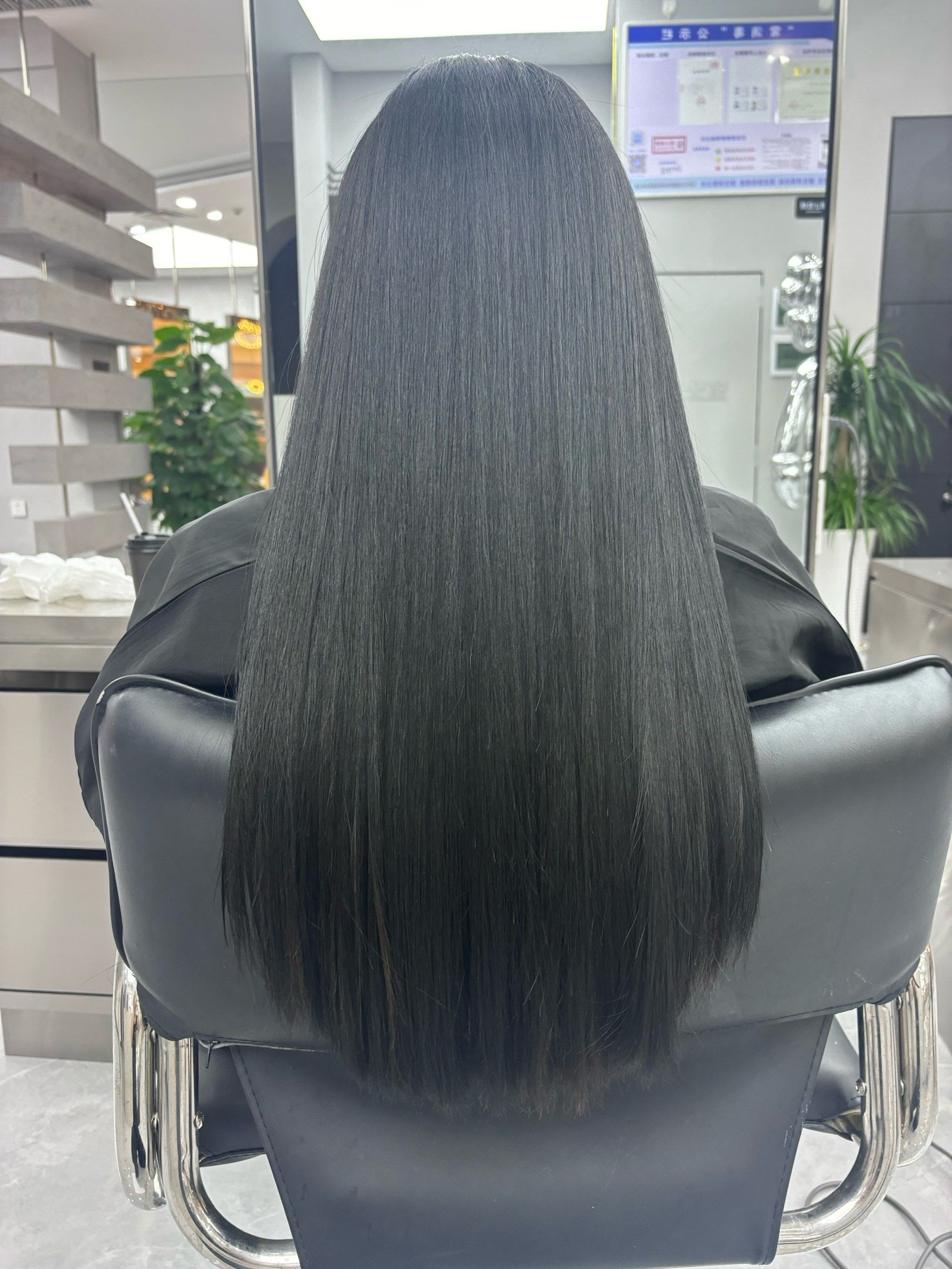 拉直了大家觉得怎么样#柔顺直发 #美发造型 #显白的头发颜色推荐