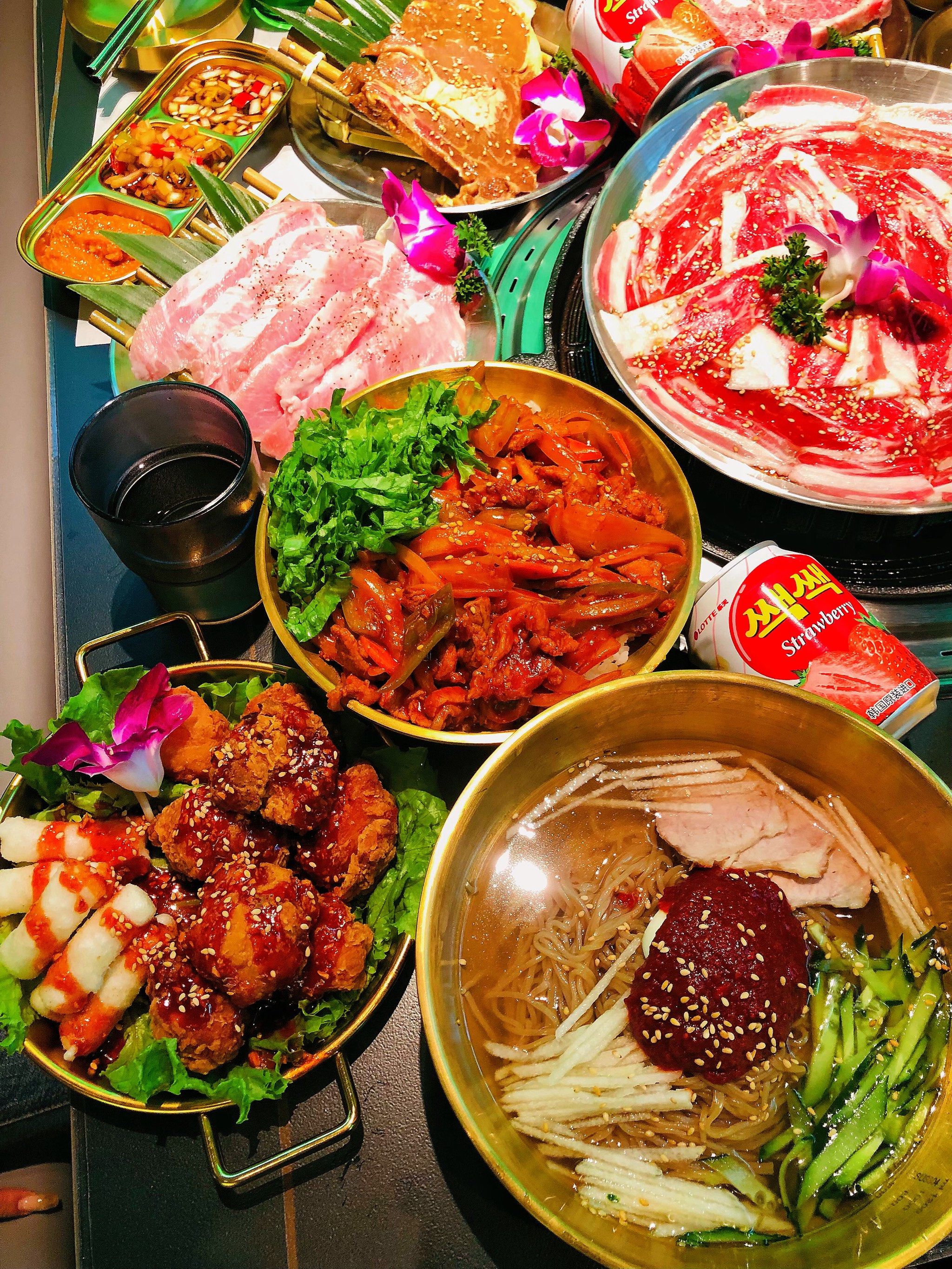 n和谐广场5楼,电影院旁边!
大猩猩烤肉新店开业啦!
