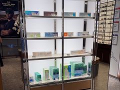 -LensCrafters亮视点·OAKLEY精选(静安嘉里中心店)
