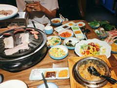 -明洞阿姨·韩式酱蟹烤肉·创意料理(三元桥店)