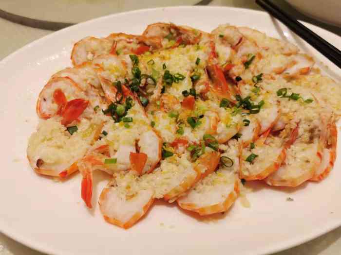 顺峰海鲜酒楼(半岛店)-"系屋企附近,但成日经过见到无乜人食所以都.