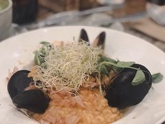 -FLOVIE FLORIST CAFE