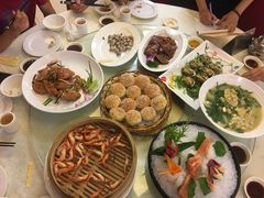 -东豪园林海鲜酒家(南港路辅路店)