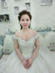 -红馆妆造(中央大街店)