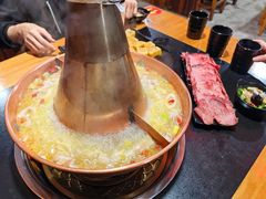 -果松木炭酸菜铜火锅·外婆参鸡汤