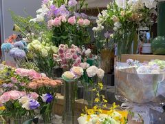 -谷莠子花艺气球派对·绿植造景·花艺沙龙(东海缤纷天地店)