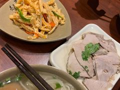 -亮亮面馆(经六路店)