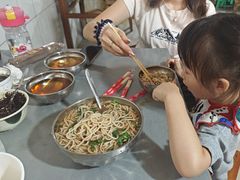 -正宗杨记普洱酸醋米线(总店)