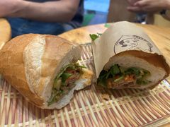 -Bánh Mì Huynh Hoa