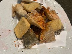 麻麻辣三文鱼头配包浆豆腐-将太无二·北美传奇寿司(荟聚购物中心西红门店)