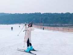 -十三陵雪世界滑雪场
