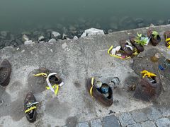 -多瑙河畔鞋履雕塑