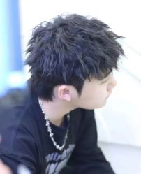 -东方先生国潮男士理发馆
