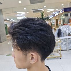 -虫二·专注健康烫染沙龙